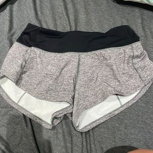 lululemon grey speed ups in a size 0, low rise 2.5”